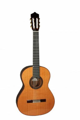 PEREZ 640 Cedar 4/4 классическая гитара PEREZ 640 Cedar 4/4 классическая гитара